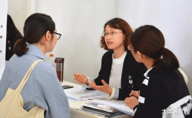 hr|面试屡屡碰壁?资深HR坦言:有些大学生,不用看简历就可以淘汰了