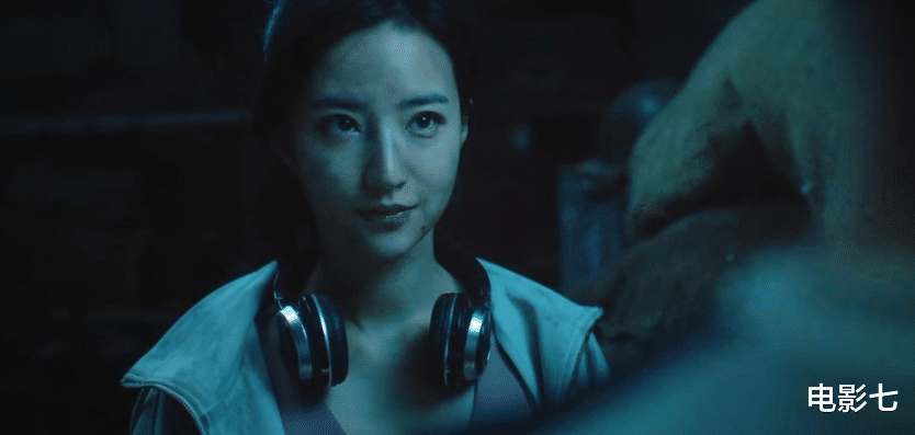 陈小春|播放量仅200万,事实证明,女演员穿着性感,也拯救不了这部网大