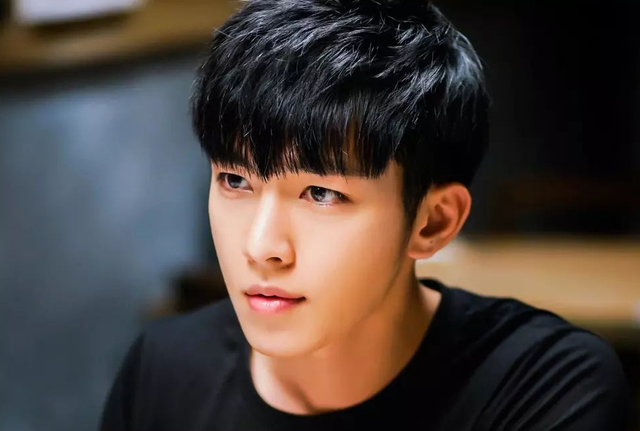 炎亚纶|剧组两名工作人员坠谷身亡，炎亚纶讨要说法，网友：问题不止一次