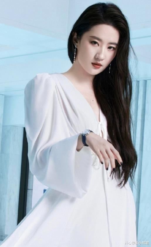 刘亦菲|刘亦菲最新秀场大片欣赏,网友:桃花十里都不如刘亦菲