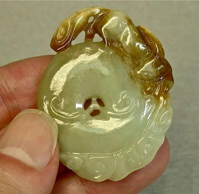 玉雕|千年不败的平安扣，在玉雕师眼里还能这样玩！