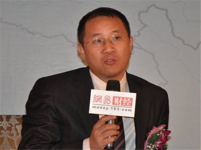 曾是温州首富,25岁当厂长,娶女明星为妻,为何最终沦为阶下囚?