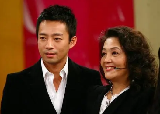 张兰|200万床垫找到了，光头不换床的原因被曝光，张兰口无遮拦又惹事