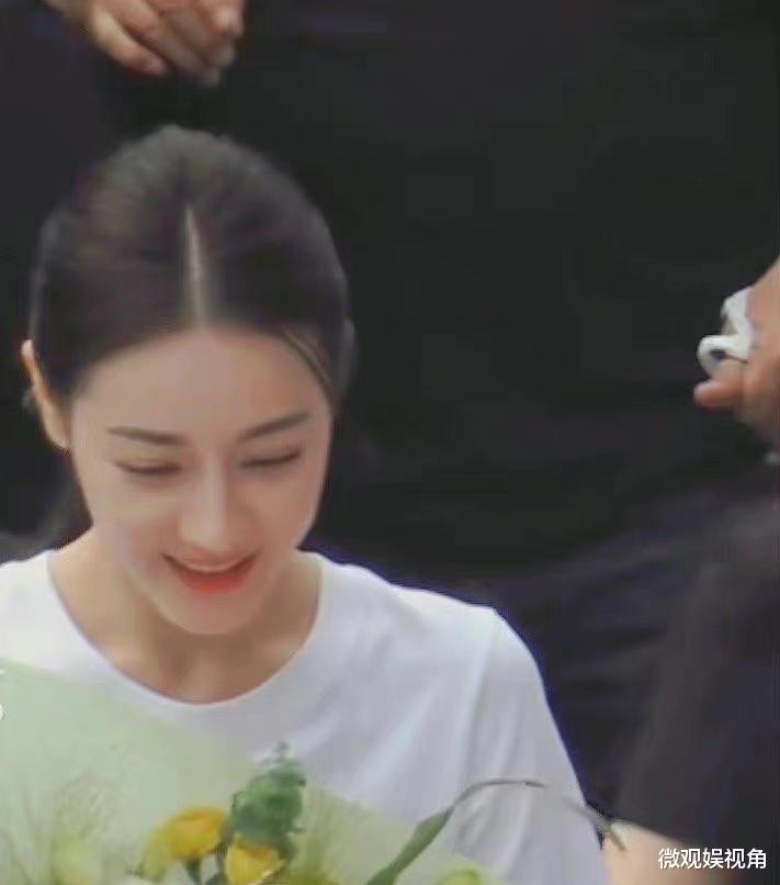 迪丽热巴|《公诉精英》强阵容杀青,迪丽热巴看着好开心