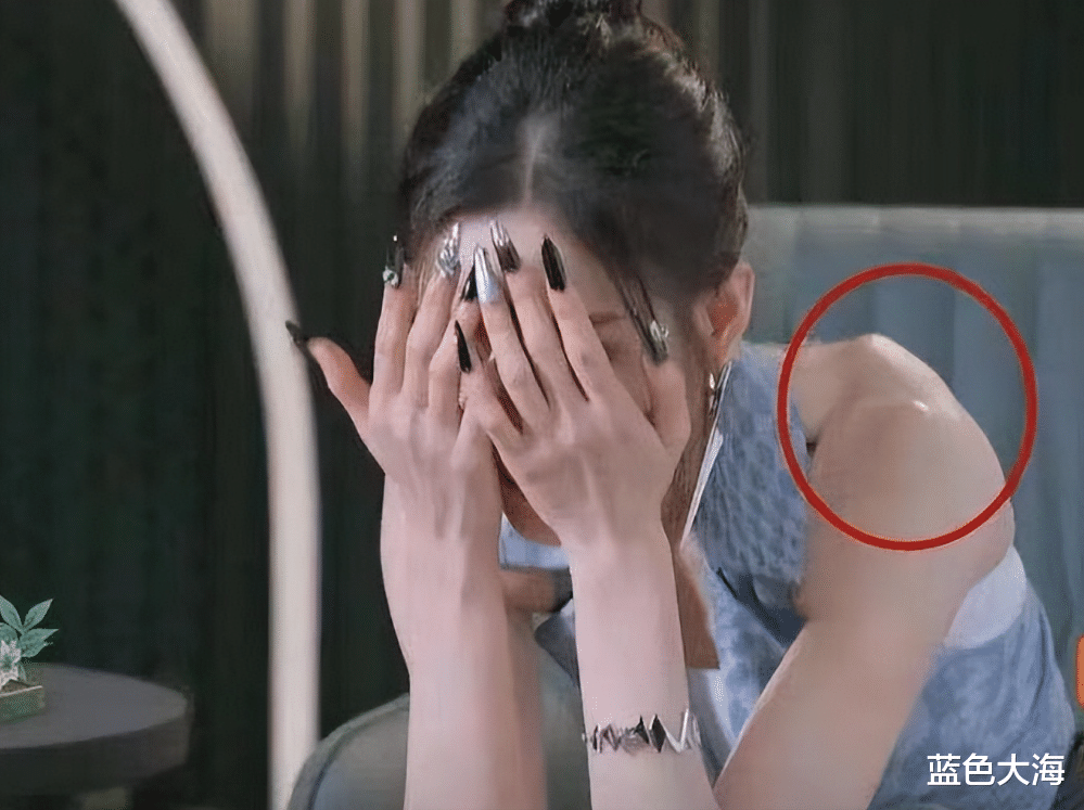 蝴蝶骨|直角肩、蝴蝶骨、漫画腰,娱乐圈的畸形审美带歪了多少观众