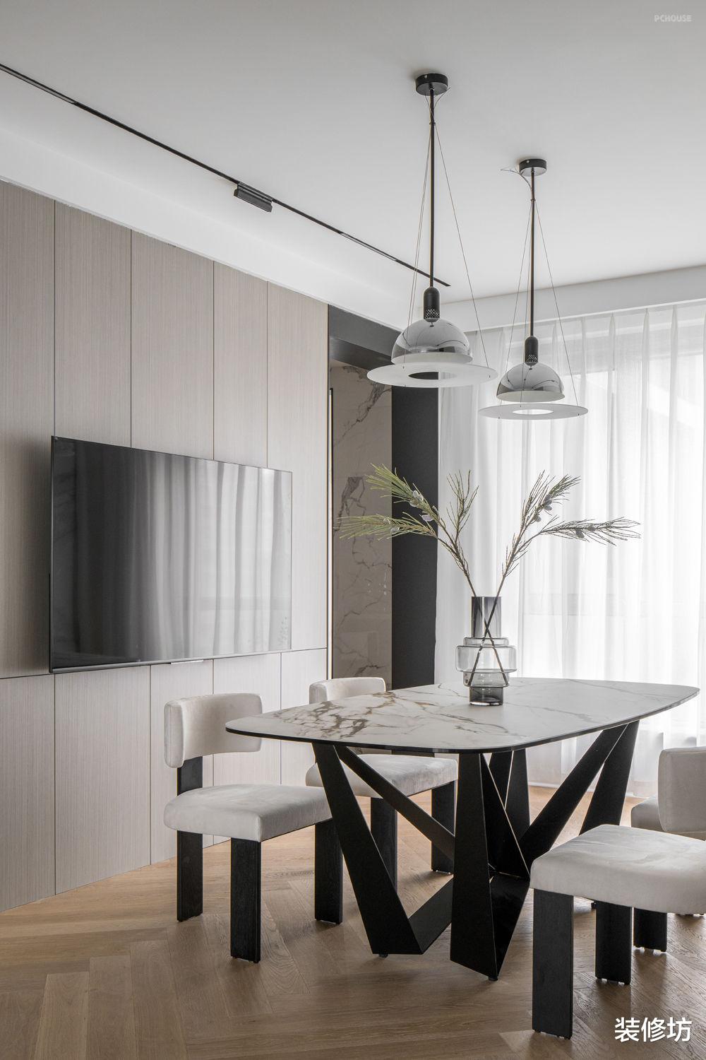 年轻夫妇的现代三居室，经典高级的色调，彰显精致生活