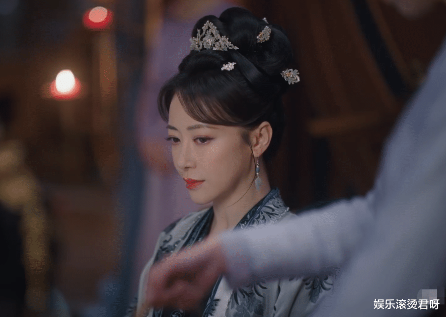 卿卿日常|冲着白敬亭追《卿卿日常》,没被女主圈粉,却被47岁女配惊艳到了