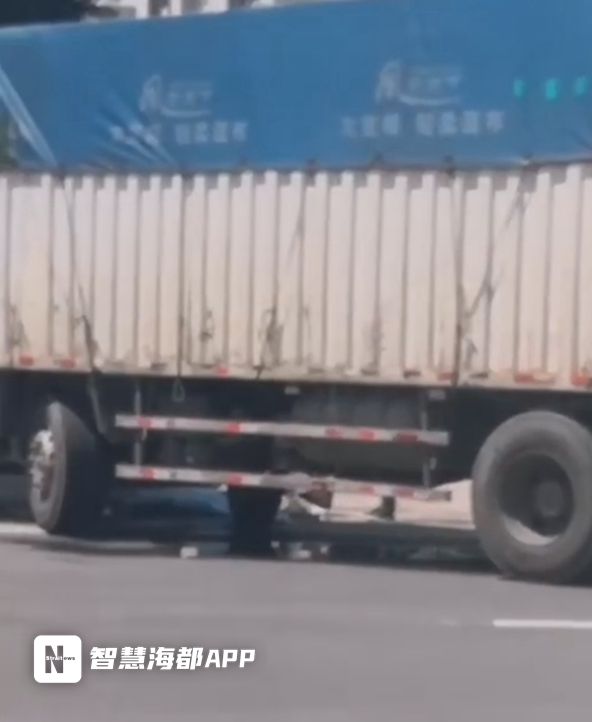 突发!福州化工路,一女子被卷入车底,不幸身亡
