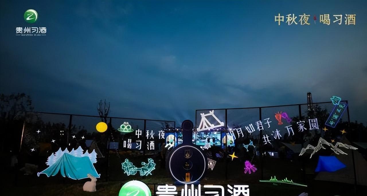 徒步|“抛夫弃女”自驾游两年后，58岁网红阿姨终宣布离婚，为自己而活