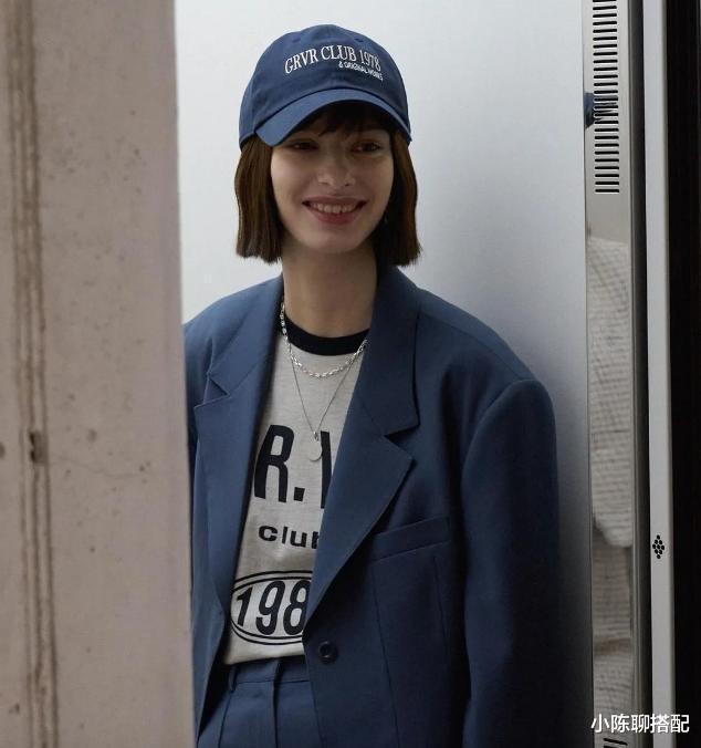 帽子 会戴帽子的女人不显老!开春用2招搭出好气质,妈妈辈可照搬