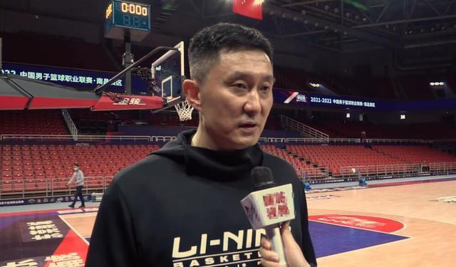 中国足球|撕破脸！杜锋对CBA规则朝令夕改强烈不满，丝毫不顾及姚明面子