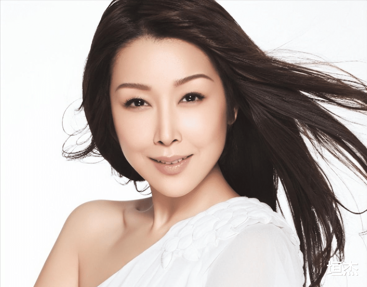 孙兴|8位过气艺人现状：阿宝住破屋独自喝闷酒，孙兴形象破裂想要复出