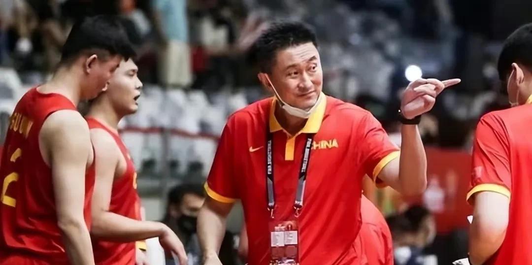 中国男篮|中国篮协点名一名球员，接下来中国男篮接换队长！冲冠军