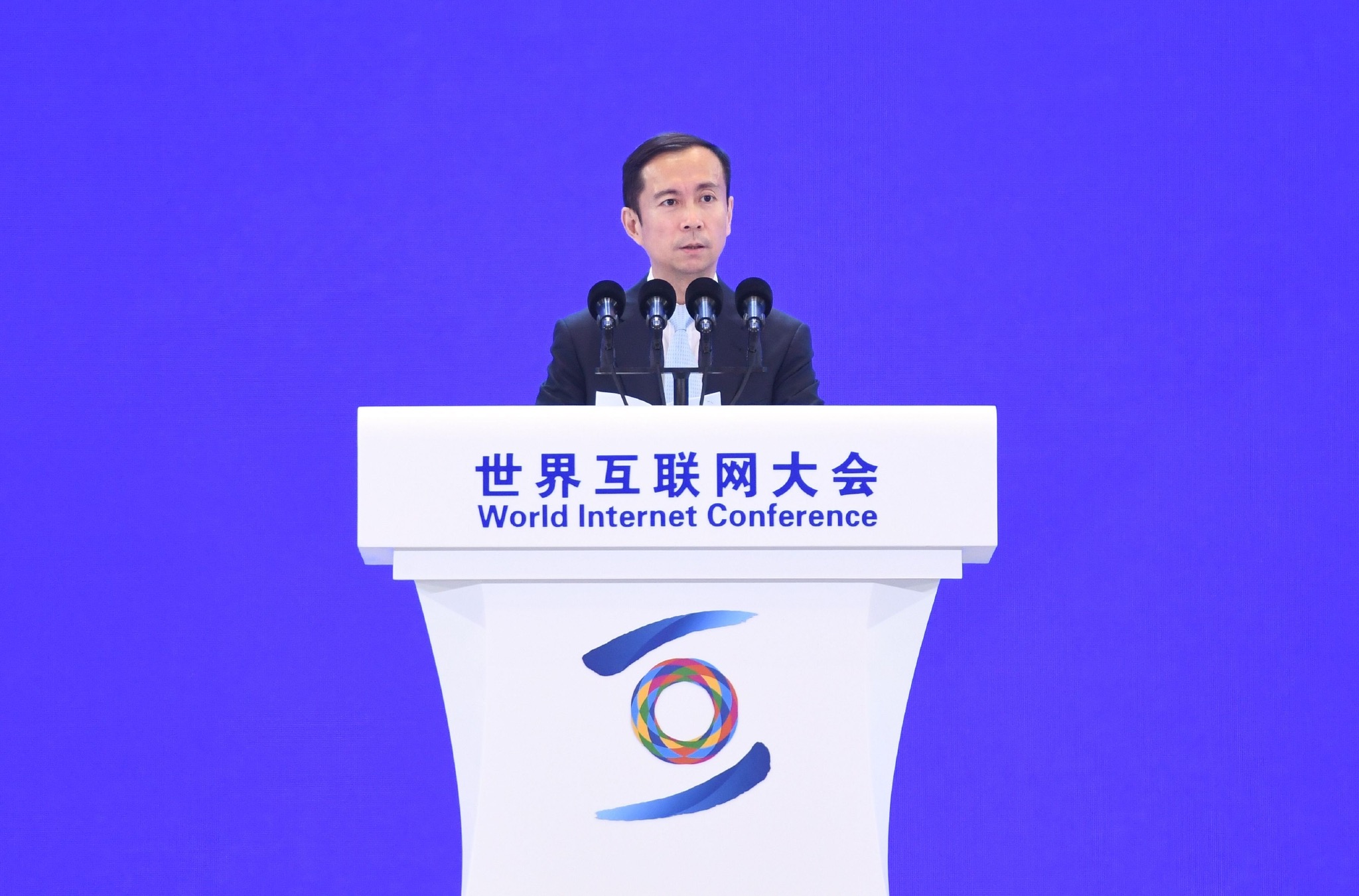 阿里巴巴|“扎根实体”，阿里张勇说到了点子上