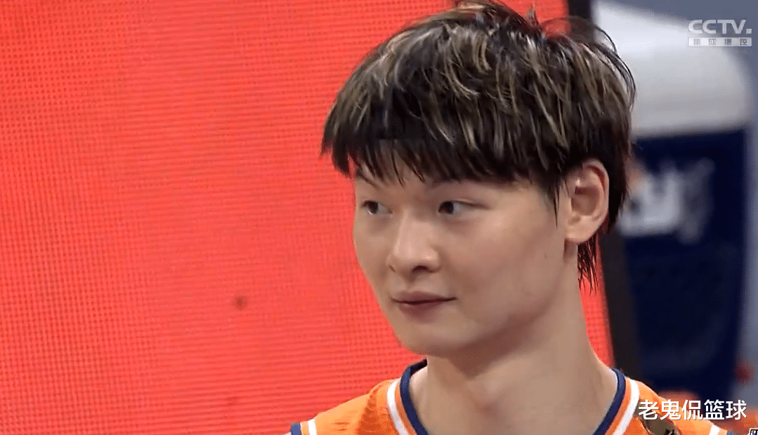 孙铭徽|又赢了！5人得分上双，孙铭徽24+4+9，胡金秋15分，广厦2-0获赛点