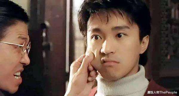 许佳琪|男星割双眼皮是分水岭？成龙周星驰提颜值，陈浩民眼皮能夹死苍蝇