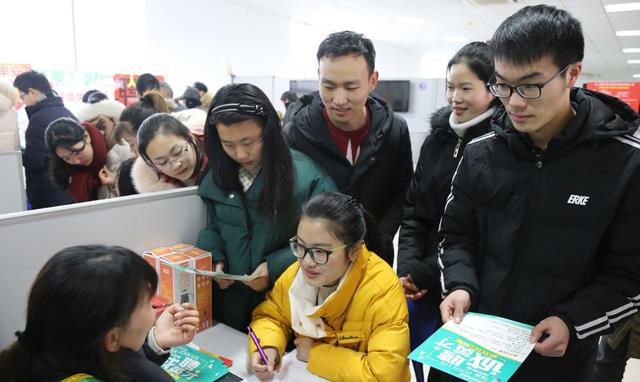 大学生|为什么很多企业拒绝招收三本生？并非是学历歧视，背后原因很真实