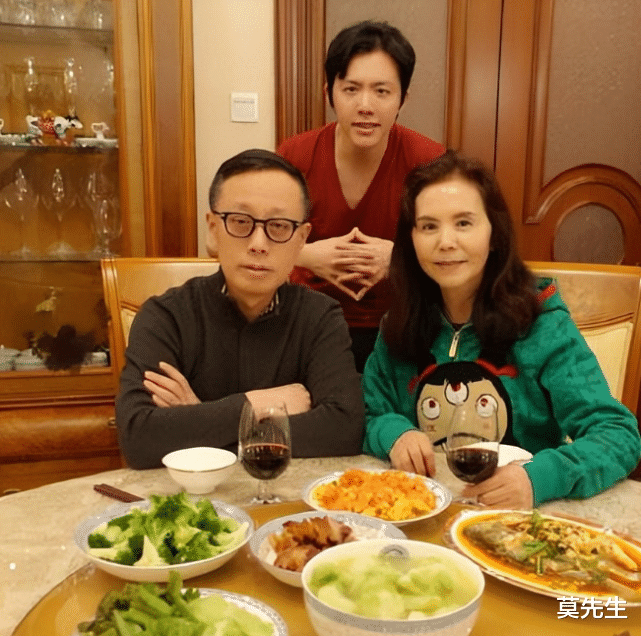 李湘|2天8个瓜,贵圈好生猛?韩国歌手为偷拍道歉,李湘王岳伦疑似复合