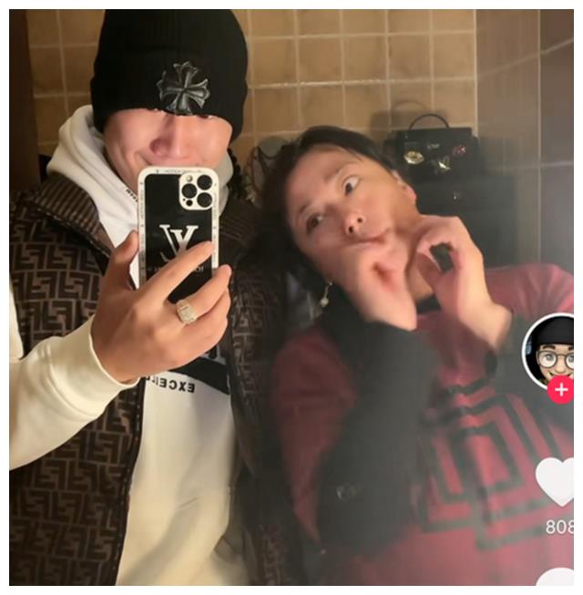 李菁菁|演员李菁菁:三婚三离,50岁下嫁小22岁圈外男友后,怎样了