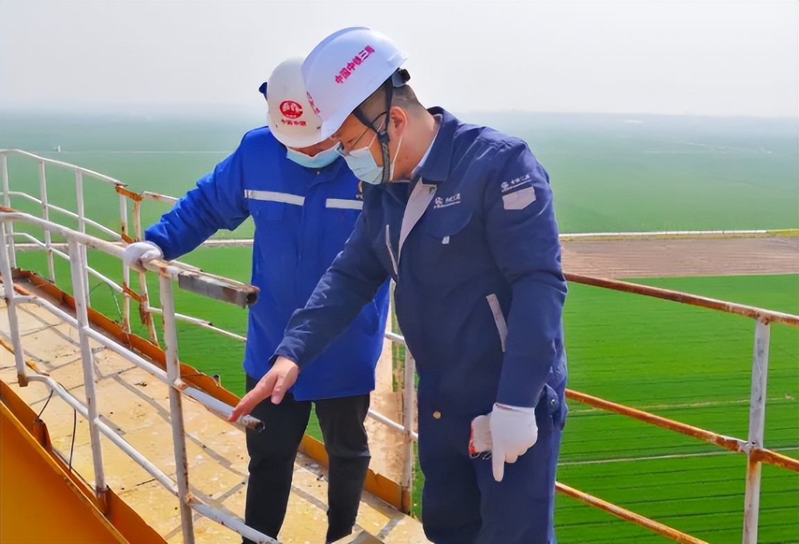 国企|中铁三局招文员要求“身材好”，负责人回应后，网友：越描越黑