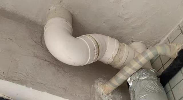 家里只装空调不堵空调洞？说句实话，进虫还漏风，是真的要堵！