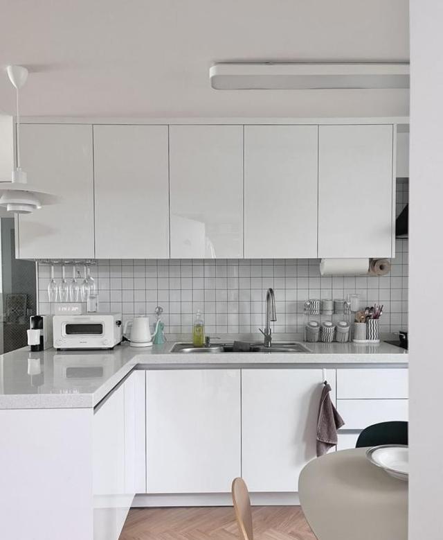 第一次装修，28岁夫妻坚持己见，65㎡不盲目跟风，成功避开5大误区