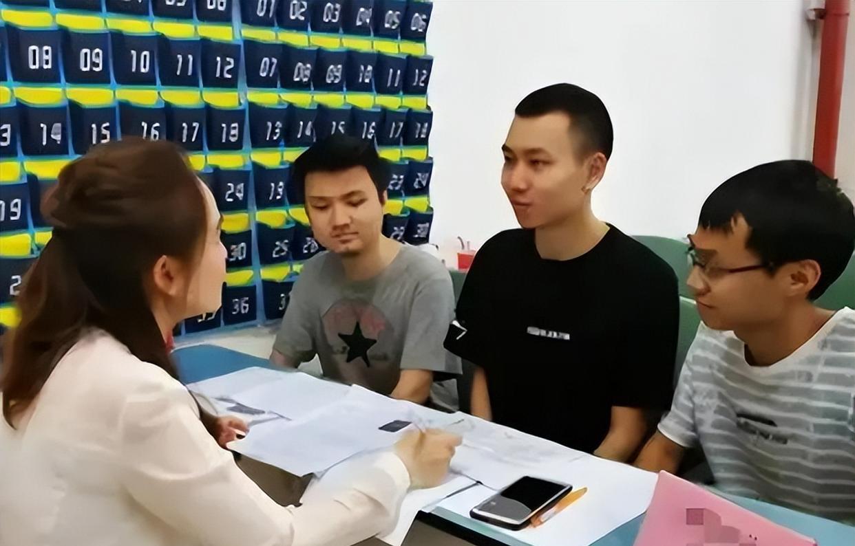 大学生|“不好意思,三无本科生我们不招”大公司的话,让大学生举步维艰