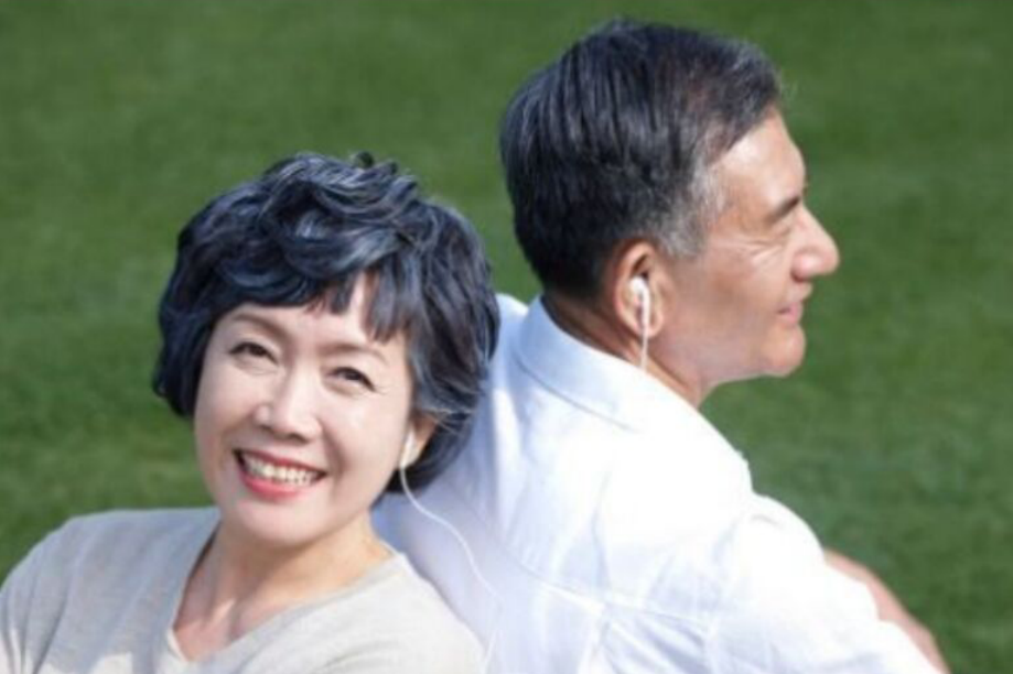 57岁大爷相亲,嫌对方43岁太老,大妈下厨做了3菜,大爷立刻改口