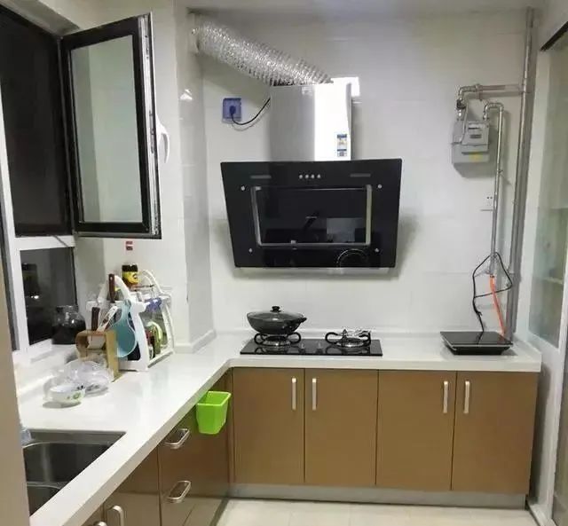 反对老婆把主卫改衣帽间,没想到入住后效果真不错,关键太实用了