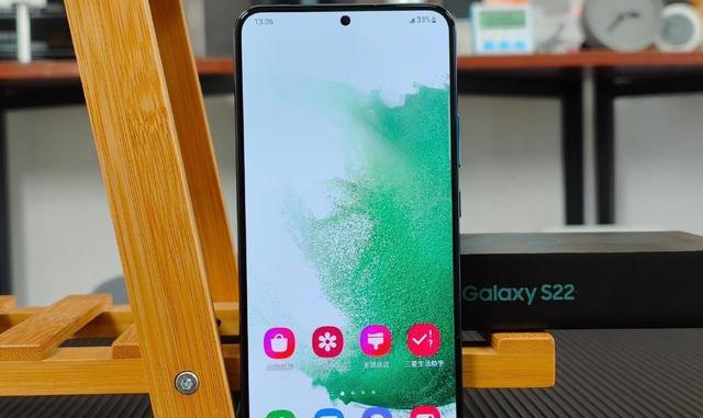 华为mate|三星GalaxyZFlip4和GalaxyS22你应该选择哪个?