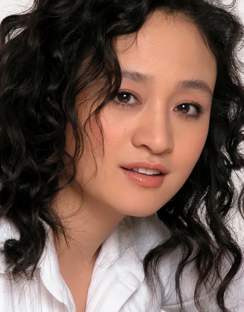 伍宇娟|伍宇娟：情路坎坷，初恋去世，被前夫误会儿子身世，现在她怎样了