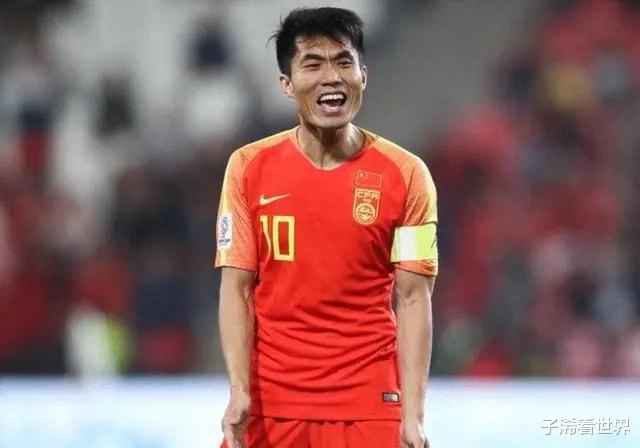中国足球|凌晨1点！上海媒体最新报道引爆争议，球迷吐槽：中国足球的悲哀