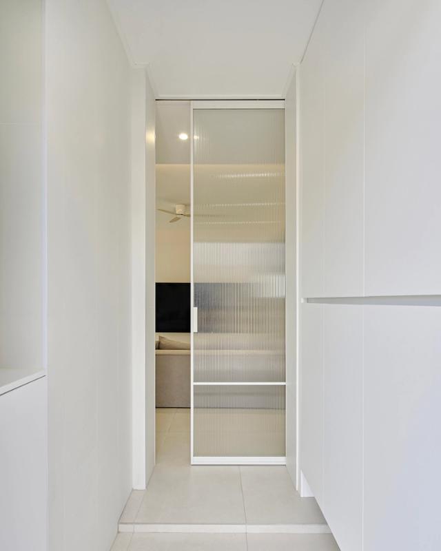 底层115㎡装出大平层效果?白+灰,清爽养眼,巧用色调装出大宅范