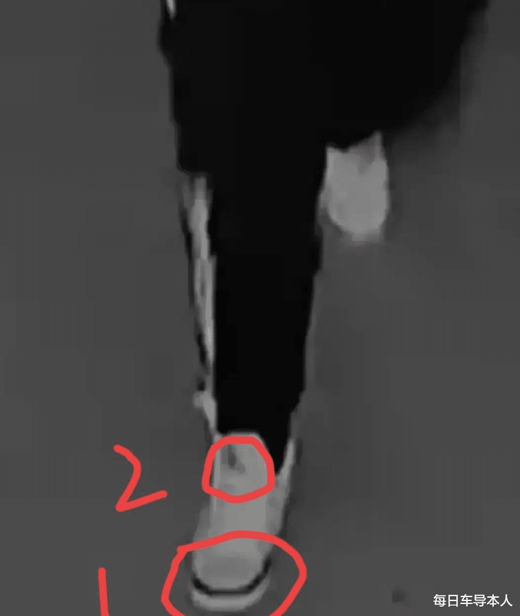 胡鑫宇|到底谁在撒谎？胡鑫宇同款鞋已找到，全方位对比，揭开心中疑惑！