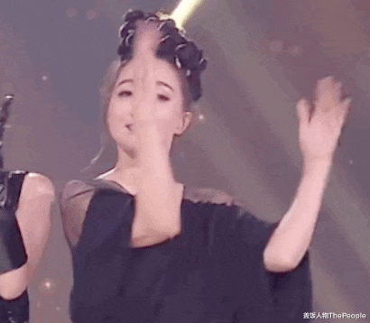 唐嫣|明星穿假货是故意还是无心？唐嫣三穿高仿被骂，刘亦菲曾是山寨王