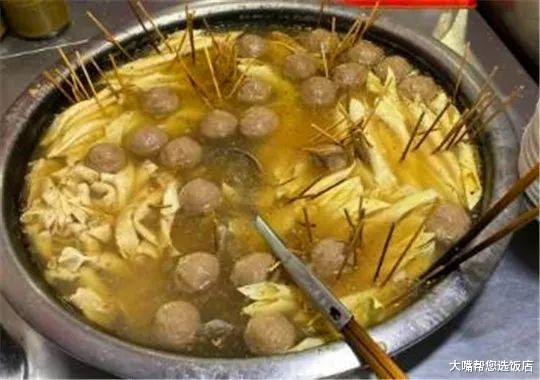 吃遍大连-冬天比较热门的街头小吃，快吃碗焖子暖和暖和~