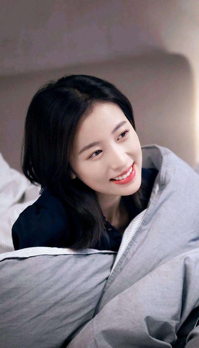 谭松韵|周雨彤恋情、刘亦菲进组、谭松韵许凯新戏番位？