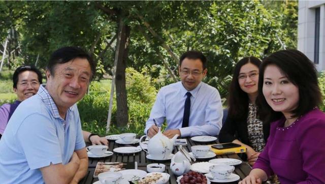 |24岁成省长女婿,亏损200万被踢开,2婚后任正非又找小40岁女秘书