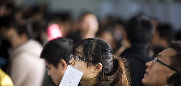 求职|专科女生求职被拒，晒“含金量”惨遭嘲笑，网友：还好意思秀！