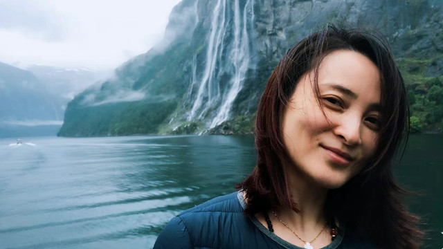 蒋勤勤|陈建斌为爱妻庆生，47岁蒋勤勤素颜认不出，高龄产二胎后遗症明显