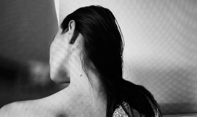 法国摄影师镜头里的“性冷淡”风，让商业摄影成为艺术大片