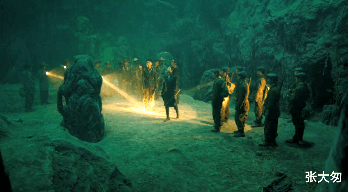 推背图|手雷炸神树?这部口碑两极分化的盗墓电影,“碰瓷”了《推背图》