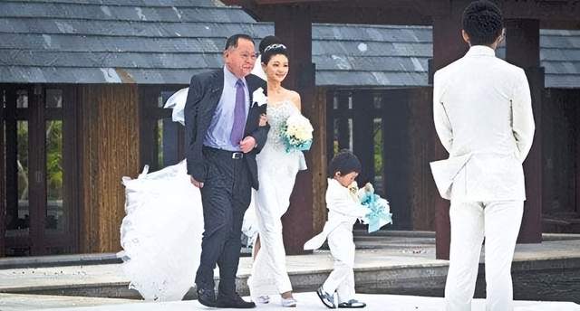 大S|大s曾描述梦想婚礼的样子，具俊晔做到了四条，汪小菲全没做到