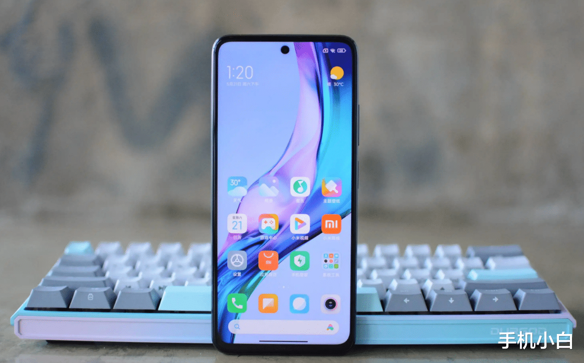 摩托罗拉|2022买手机眼光要放长远,选这3款轻松再用3~5年,包括高中低三档