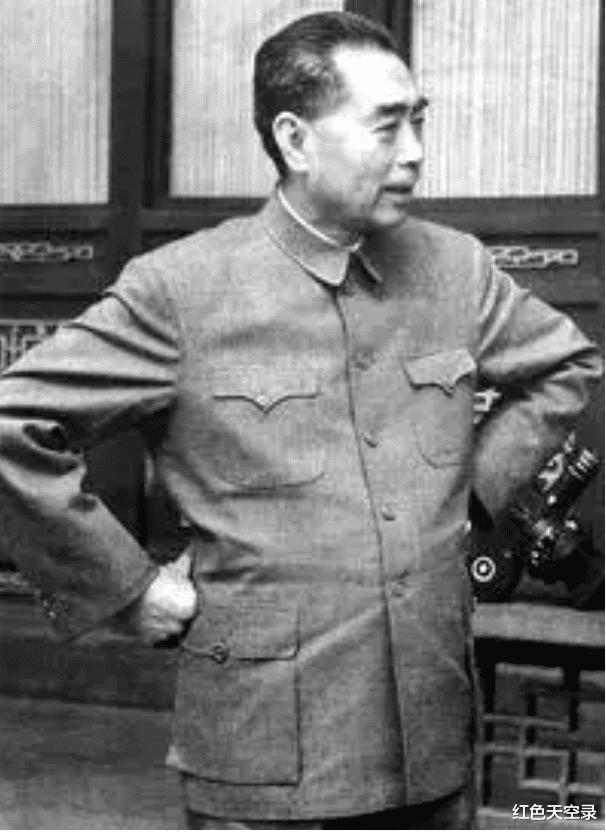 邓颖超去世,退休工人要求参加遗体告别仪式,得知身份,中央同意