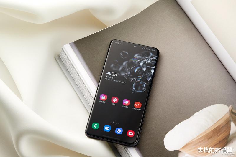 旗舰机|选中端机还是旗舰机？手机店员工告诉你，谁更值得买