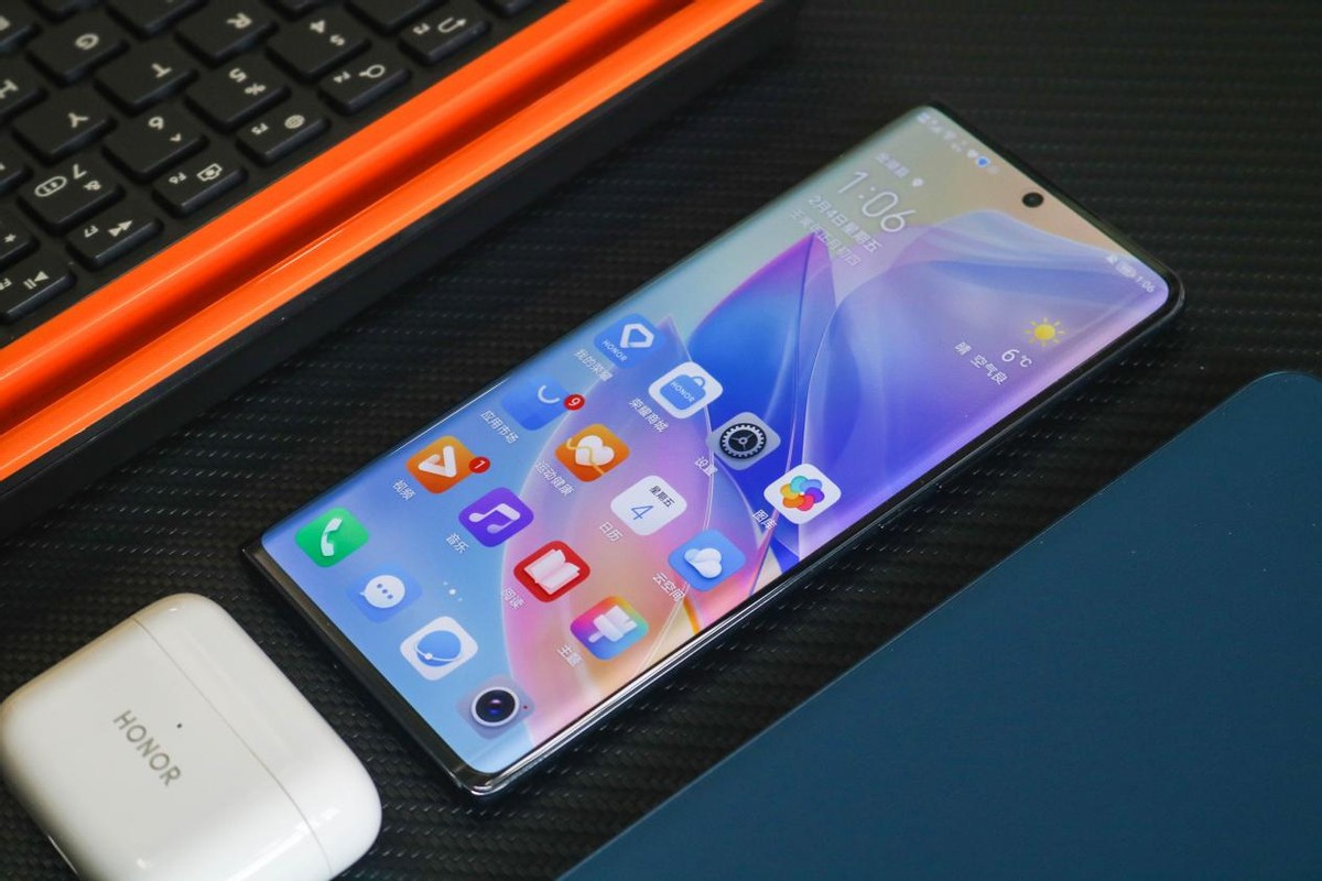 幽靈線|榮耀60 SE評測：僅售2199元，打破屏幕天花板是什么體驗？