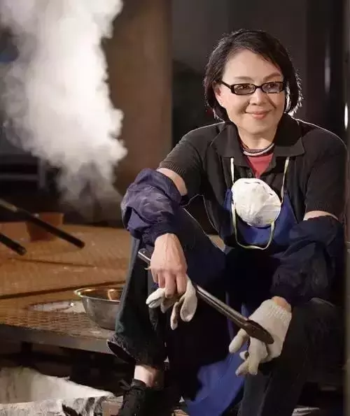 杨惠姗|她是林青霞的对手，两届金马影后，败光了亿万资产，却玩起了玻璃