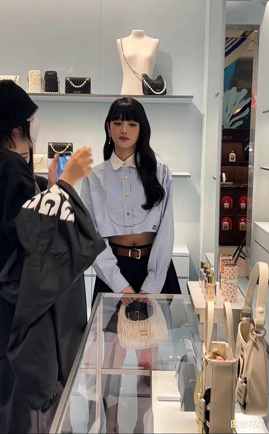 短发 韩国女艺人穿miumiu：腰不可以露太多，妈妈会骂