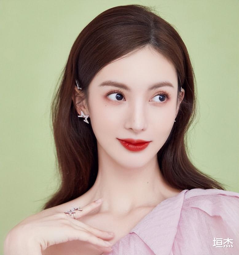 巩俐|山东盛产美人,10位鲁籍女星,个个明艳大气,甩“白幼瘦”几条街